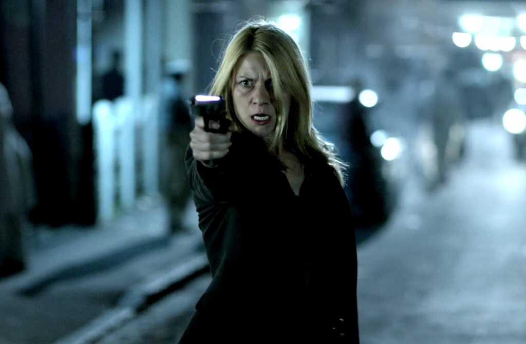  Claire Danes em cena do episódio "Redux"
