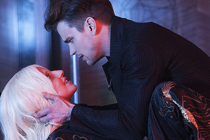 Lady Gaga e Matt Bomer em American Horror Story - Hotel